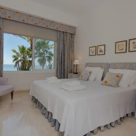 18166 - Superb Front Line Location - Heated Pool Marbella