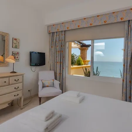 Apartment 18166 - Superb Front Line Location - Heated Pool Marbella